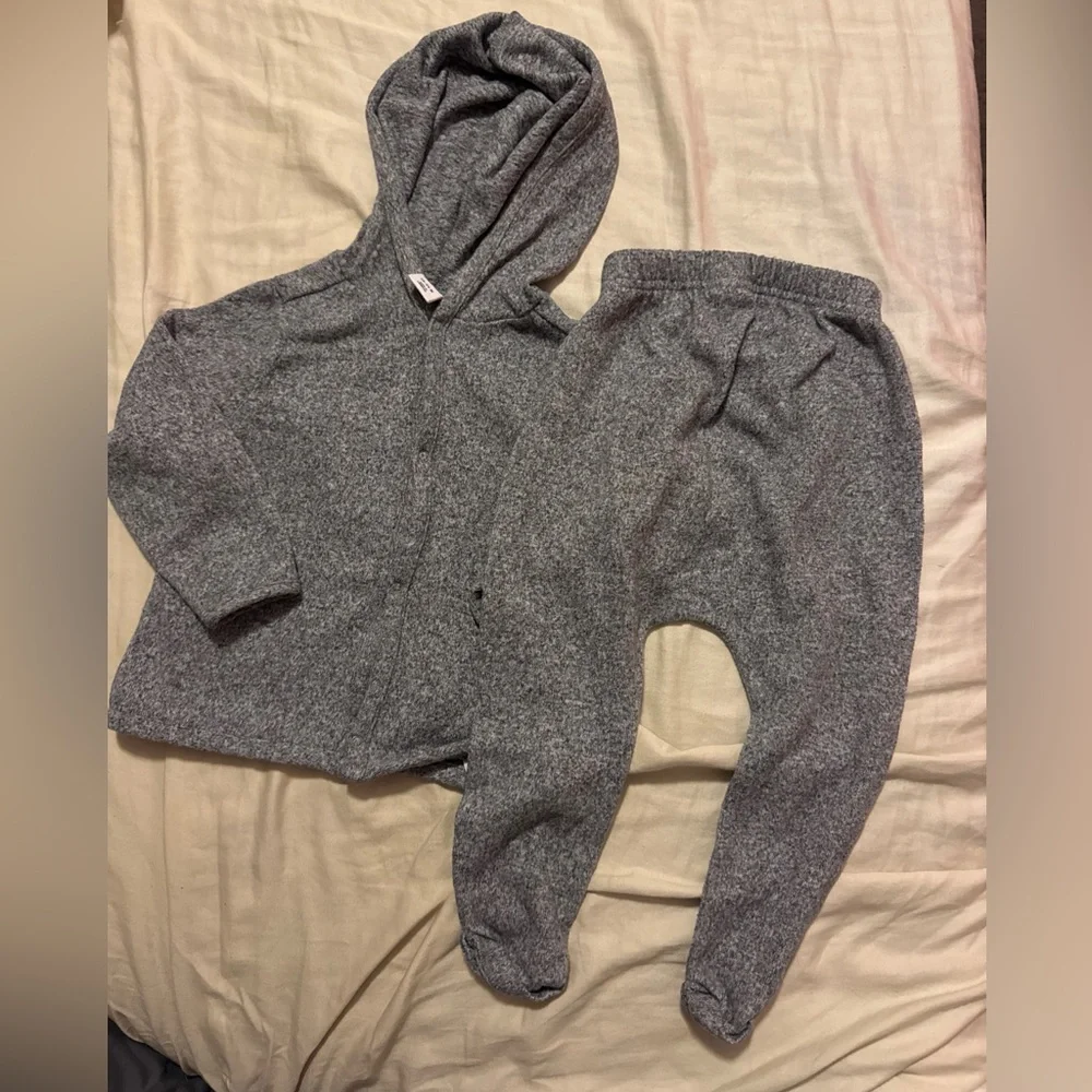 Old‎ Navy Heather Gray Hooded Outfit
